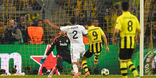 Quatrick Lewandowski Penyerang Dortmund 2013 Fenomenal