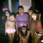 Foto Arya Wiguna dan Penari Stirptis